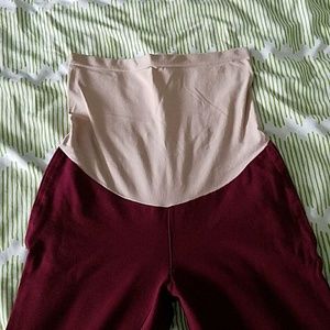 A Pea in the Pod maternity leggings